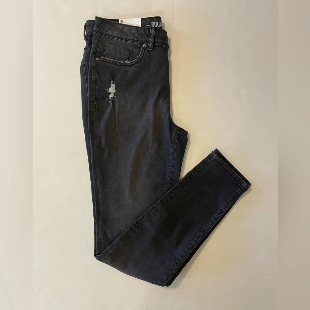 Route 66 Skinny black distressed jeans size 28 NWT